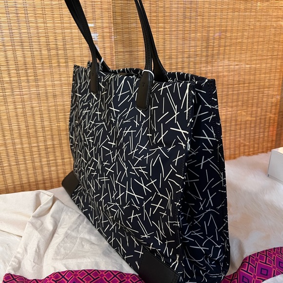NWT Tory Burch Ella Printed Tote in Matchsticks Pattern - Picture 3 of 9